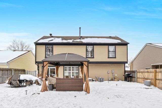 11004 Oakridge Drive, Fishers, IN 46038