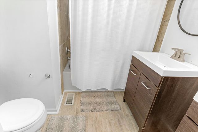 11004 Oakridge Drive, Fishers, IN 46038