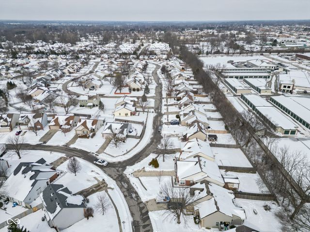 11004 Oakridge Drive, Fishers, IN 46038