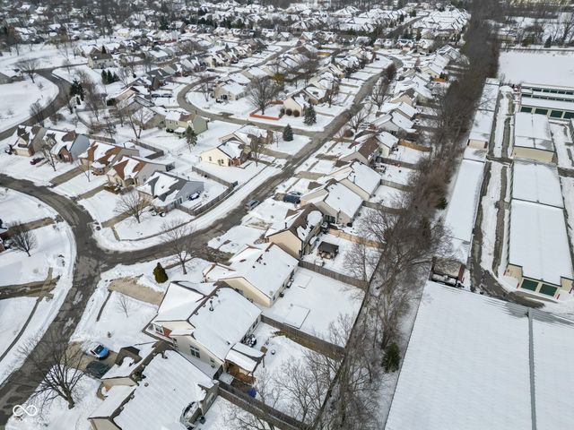 11004 Oakridge Drive, Fishers, IN 46038