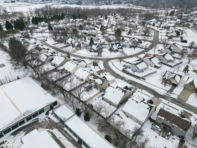 11004 Oakridge Drive, Fishers, IN 46038