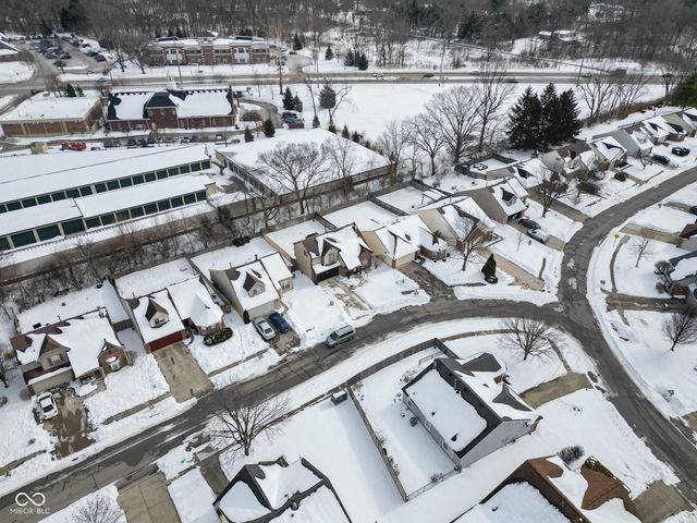 11004 Oakridge Drive, Fishers, IN 46038