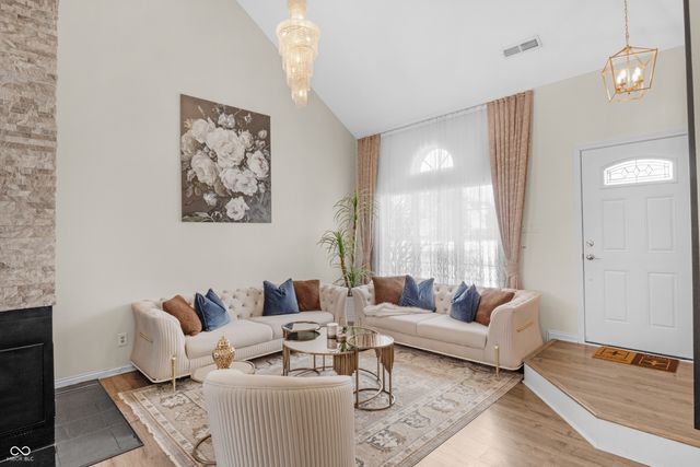 11004 Oakridge Drive, Fishers, IN 46038