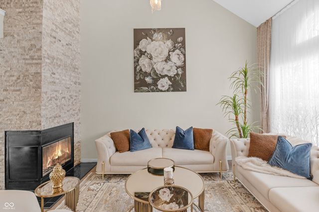 11004 Oakridge Drive, Fishers, IN 46038