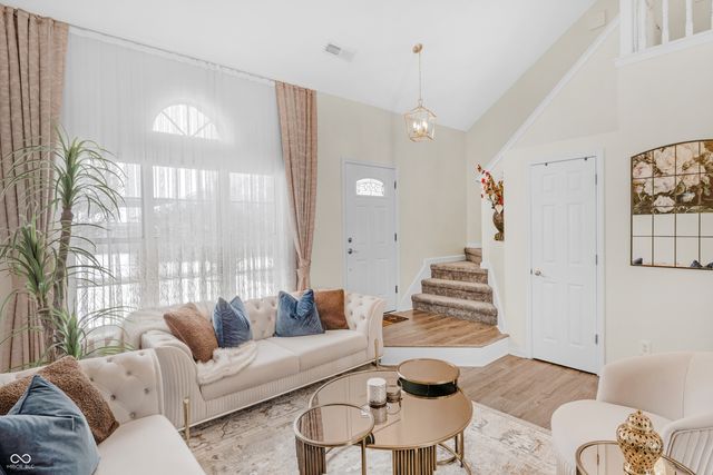 11004 Oakridge Drive, Fishers, IN 46038