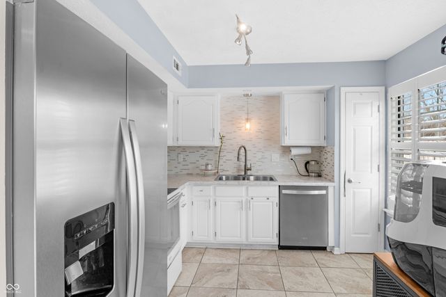 11004 Oakridge Drive, Fishers, IN 46038