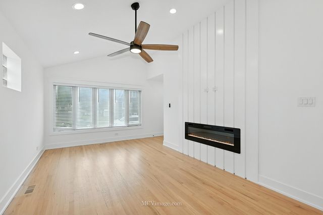 5605 S Massasoit Avenue, Chicago, IL 60638