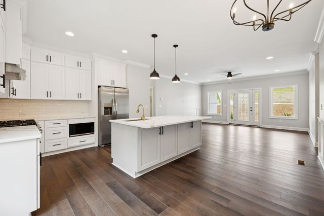 123 Casey Street, Brush Creek, TN 38547