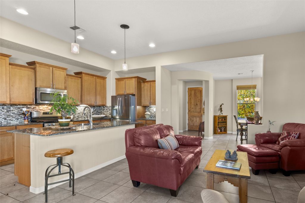 65 Calle Agua Clara, Santa Fe, NM 87508
