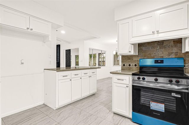 1418 Pirates Cove, Houston, TX 77058