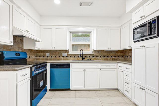 1418 Pirates Cove, Houston, TX 77058