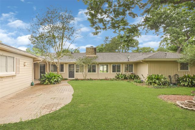 1418 Pirates Cove, Houston, TX 77058