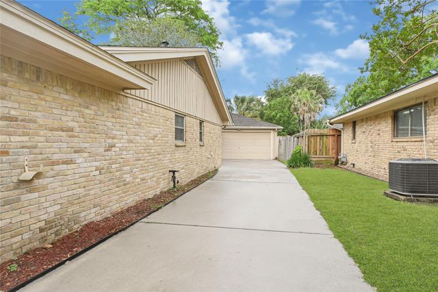 1418 Pirates Cove, Houston, TX 77058