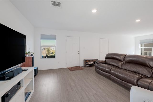 6422 Magee Run, San Antonio, TX 78220