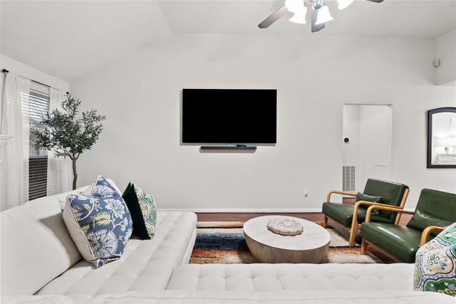 3911 Spring Circle Drive W, Pearland, TX 77584