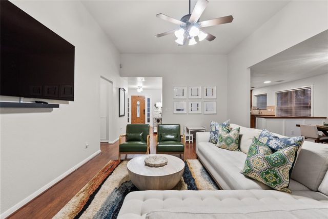 3911 Spring Circle Drive W, Pearland, TX 77584