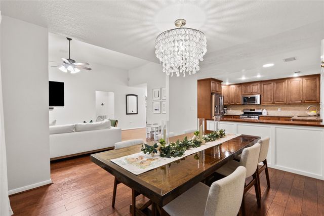 3911 Spring Circle Drive W, Pearland, TX 77584