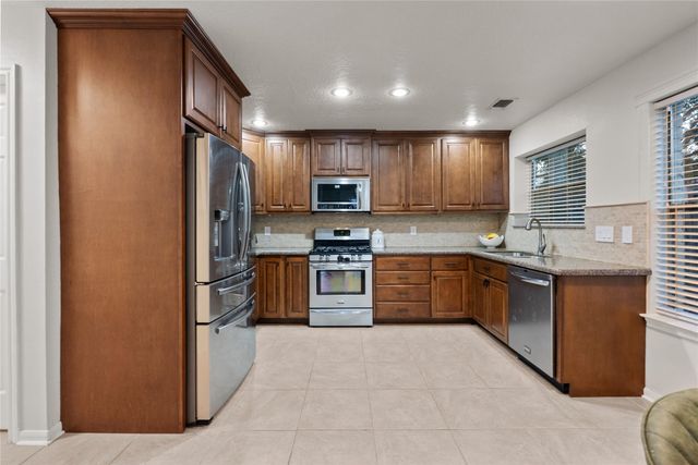 3911 Spring Circle Drive W, Pearland, TX 77584