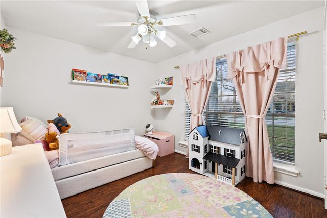 3911 Spring Circle Drive W, Pearland, TX 77584