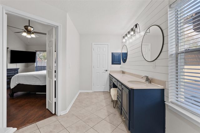 3911 Spring Circle Drive W, Pearland, TX 77584