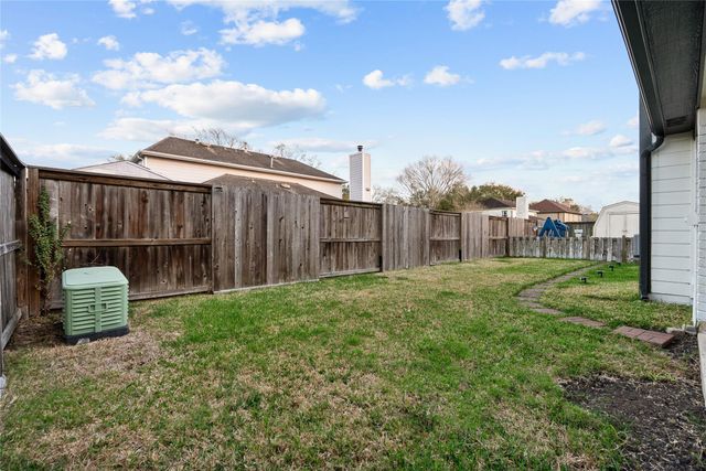 3911 Spring Circle Drive W, Pearland, TX 77584