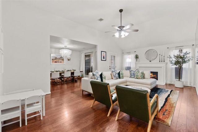 3911 Spring Circle Drive W, Pearland, TX 77584