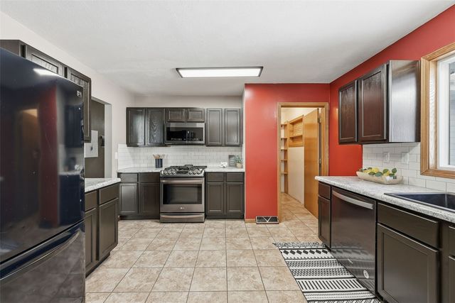 626 Grove Street, Central City, IA 52214