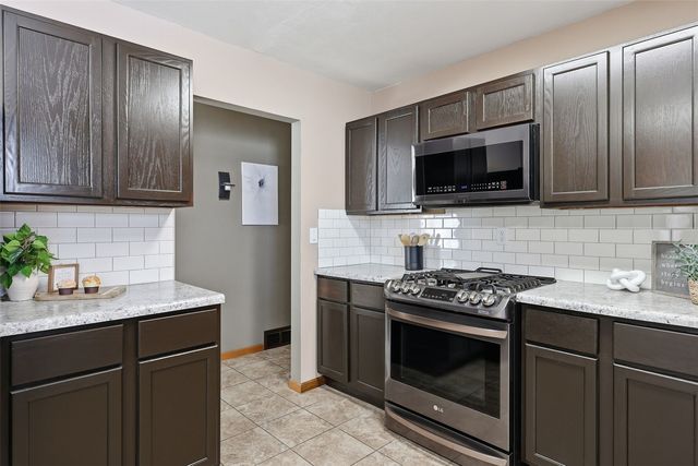 626 Grove Street, Central City, IA 52214
