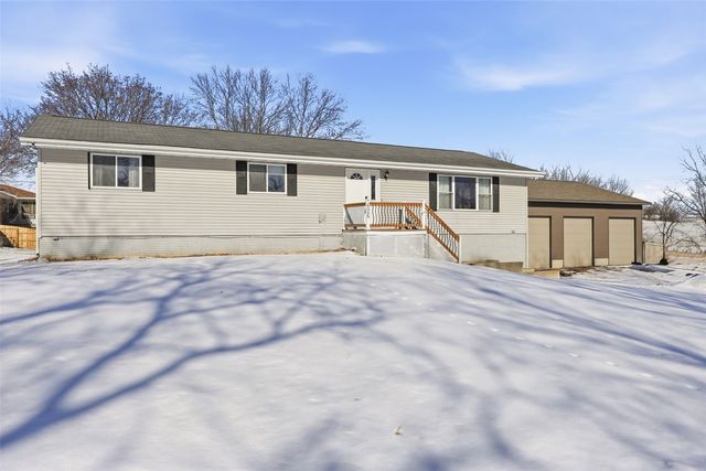 626 Grove Street, Central City, IA 52214
