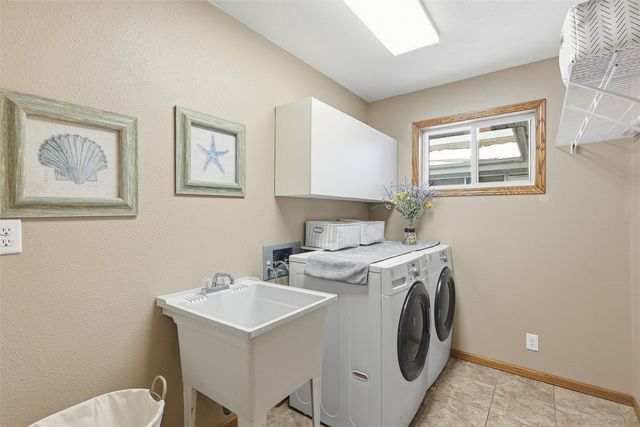 626 Grove Street, Central City, IA 52214