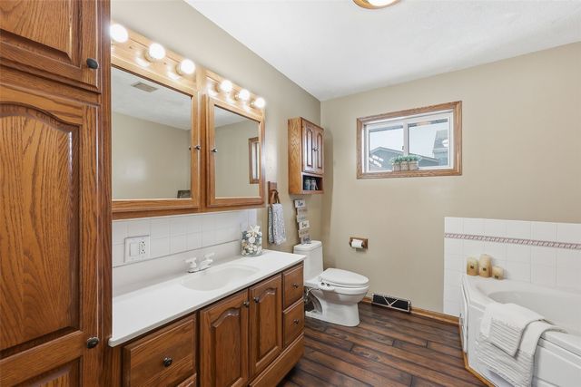 626 Grove Street, Central City, IA 52214