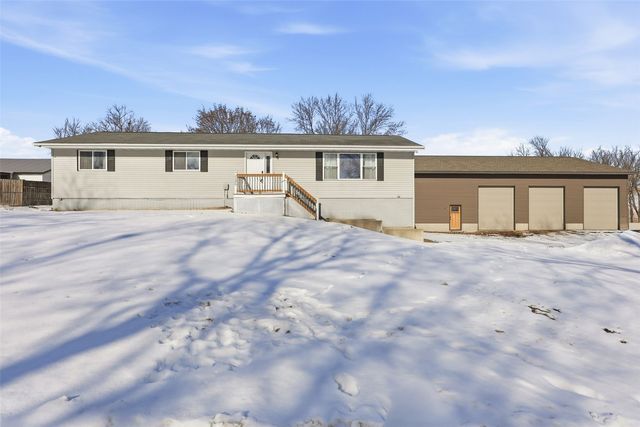 626 Grove Street, Central City, IA 52214