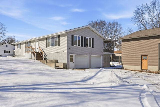 626 Grove Street, Central City, IA 52214