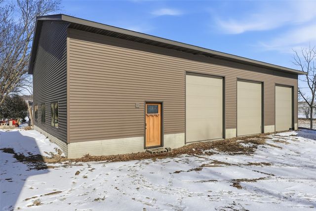 626 Grove Street, Central City, IA 52214