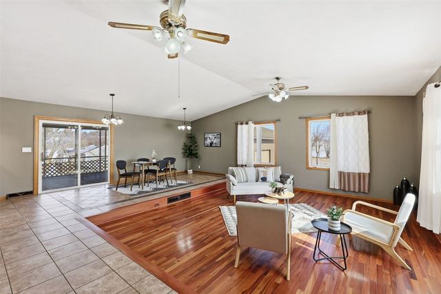 626 Grove Street, Central City, IA 52214