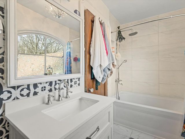 427 N Prospect Street, Rockford, IL 61107