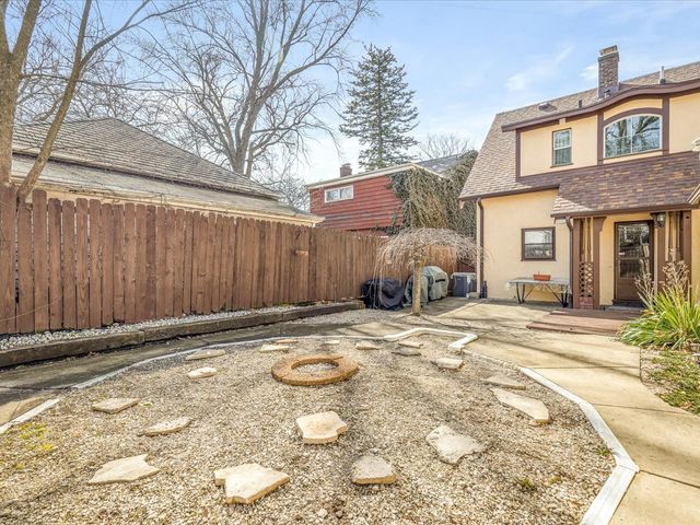 427 N Prospect Street, Rockford, IL 61107