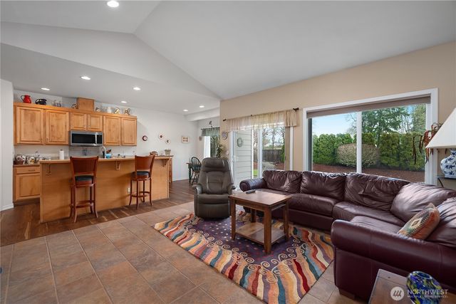 8348 Abington Loop SE, Olympia, WA 98513