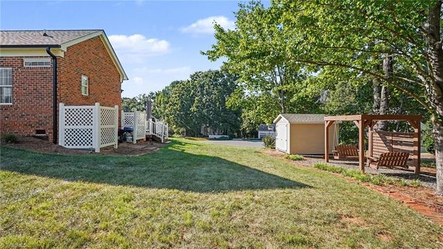 120 Cotswold Lane, King, NC 27021