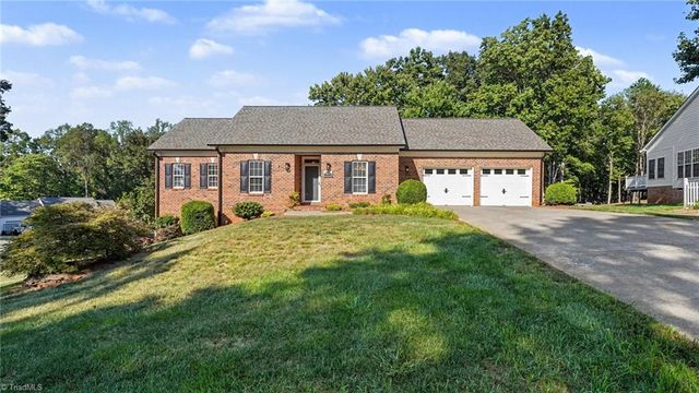 120 Cotswold Lane, King, NC 27021