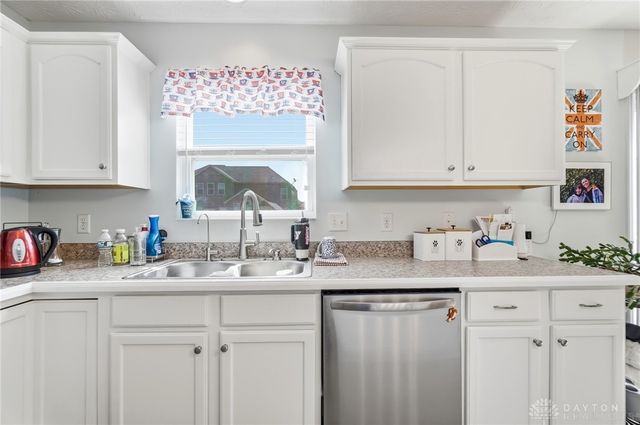 112 Pleasant Chase Circle, Englewood, OH 45322
