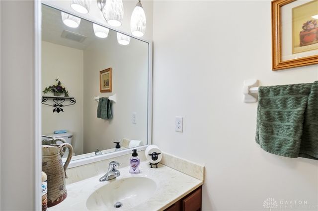 112 Pleasant Chase Circle, Englewood, OH 45322
