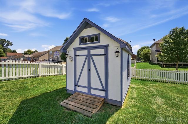 112 Pleasant Chase Circle, Englewood, OH 45322