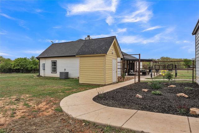 3108 Fm 2127, Chico, TX 76431