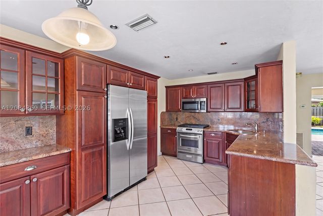 1716 NE 17th Ave, Fort Lauderdale, FL 33305