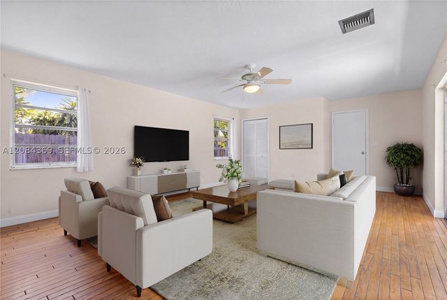 1716 NE 17th Ave, Fort Lauderdale, FL 33305
