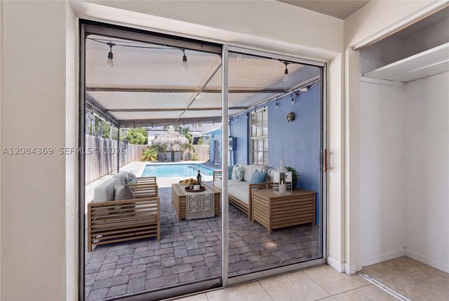 1716 NE 17th Ave, Fort Lauderdale, FL 33305
