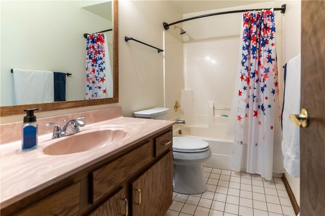 647 Sunset Circle, Cranberry Twp, PA 16066