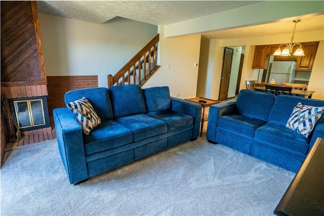 647 Sunset Circle, Cranberry Twp, PA 16066