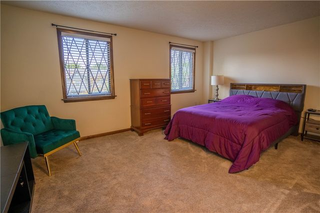 647 Sunset Circle, Cranberry Twp, PA 16066